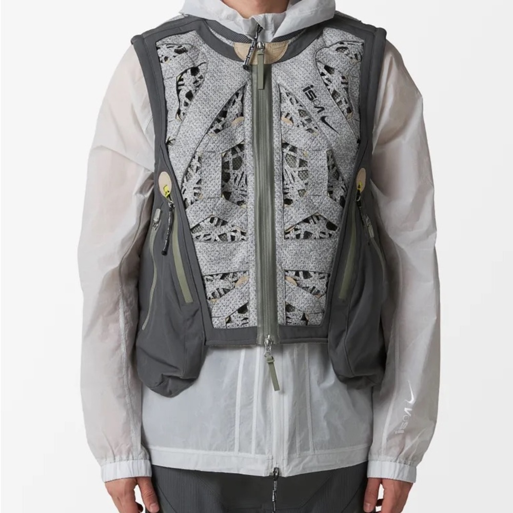 NIKE ISPA METAMOROPH JACKET DUST/IRON/ GREY DARK UNISEX SIZE XS CAN FIT S